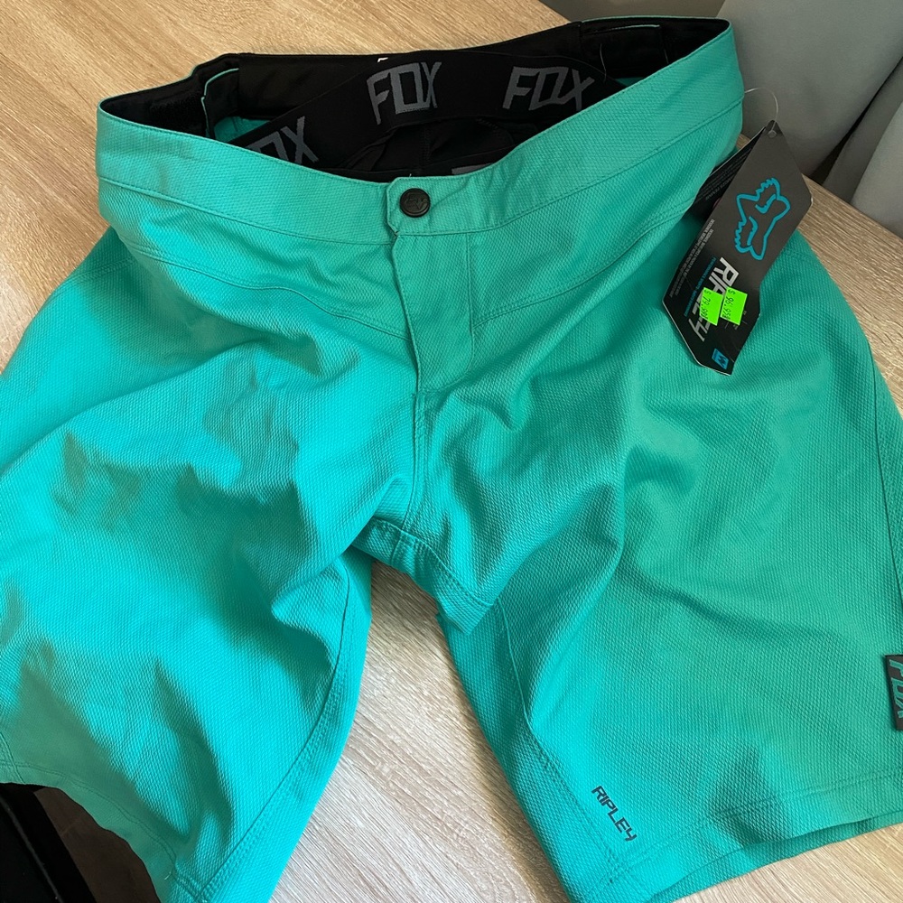 NWT Women’s MTB shorts with padding